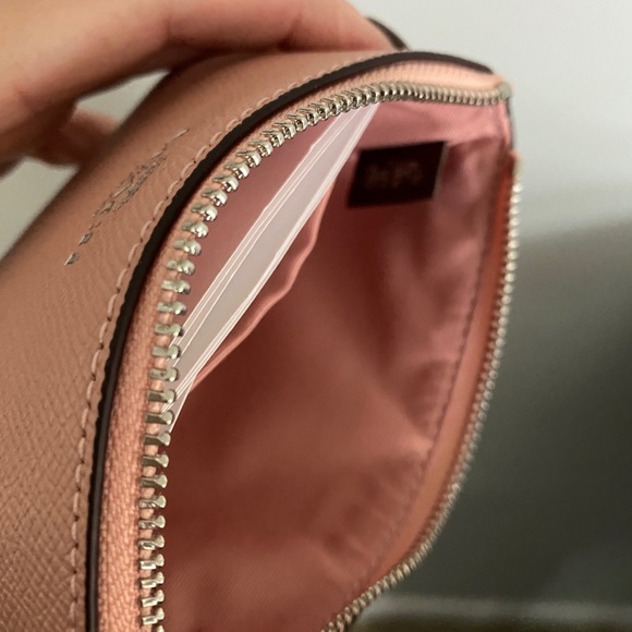 💖Brand New Coach Pink Petal Zip Wristlet 💖 - Picture 5 of 6